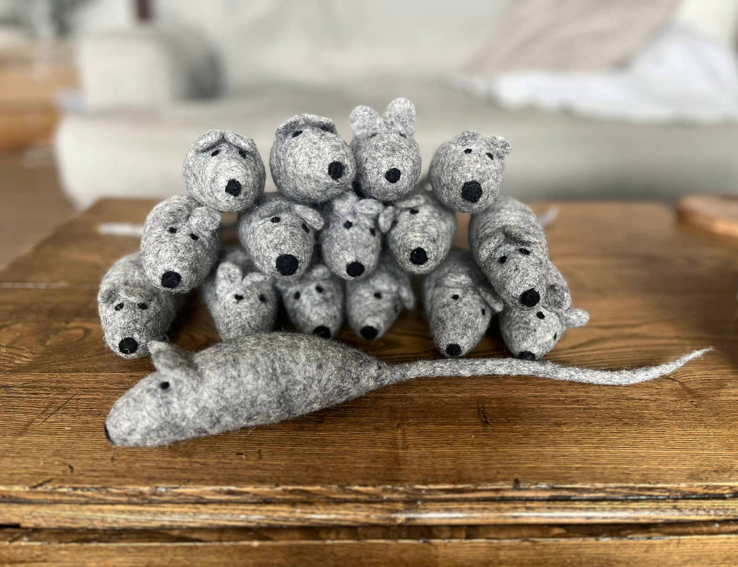 WHISKERS ‘N PAWS LARGE WOOL FELT MOUSE